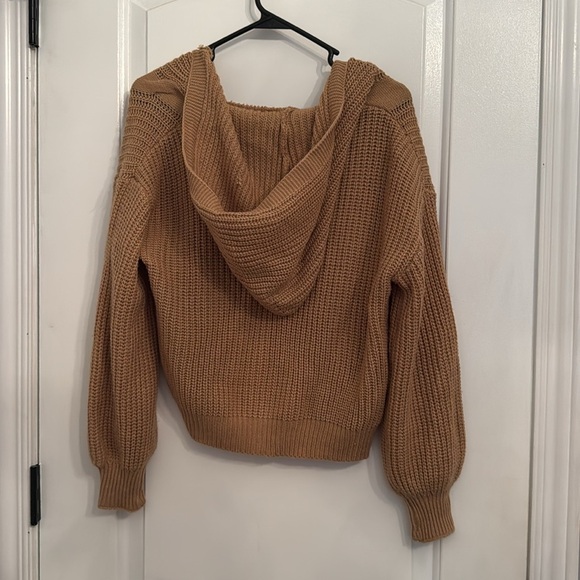 Cozy Tan Cable Knit Sweater - Picture 3 of 6